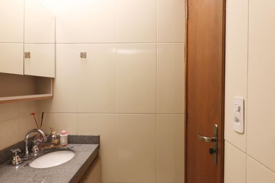 Banheiro Social de apartamento para alugar com 2 quartos, 59m² em Paulicéia, São Bernardo do Campo