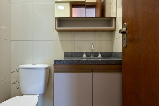 Banheiro social  de apartamento à venda com 2 quartos, 60m² em Paulicéia, São Bernardo do Campo