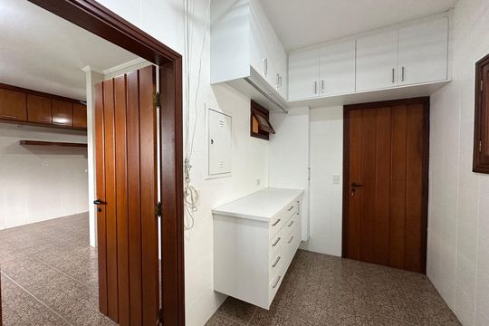 Área de Serviço de casa de condomínio para alugar com 4 quartos, 342m² em Morada dos Pássaros, Barueri