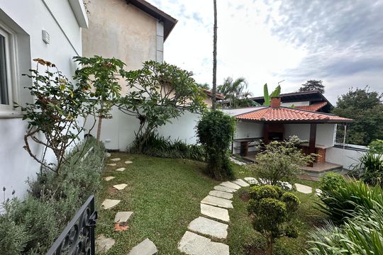 Quintal de casa de condomínio para alugar com 4 quartos, 342m² em Morada dos Pássaros, Barueri