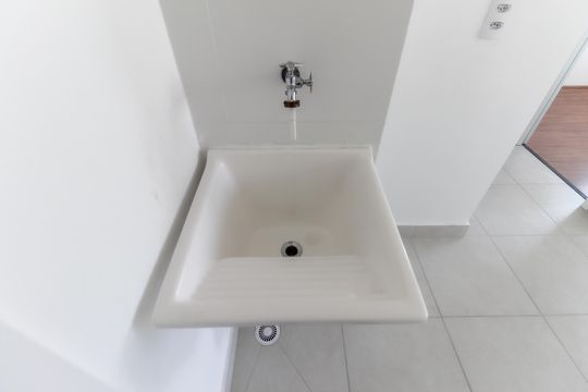 Sala - Cozinha de apartamento para alugar com 2 quartos, 32m² em Vila Carmosina, São Paulo