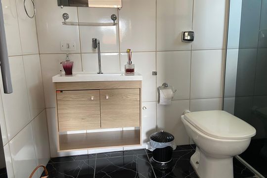 Quarto 1 - Banheiro de casa para alugar com 1 quarto, 68m² em Vila Nova Alba, São Paulo