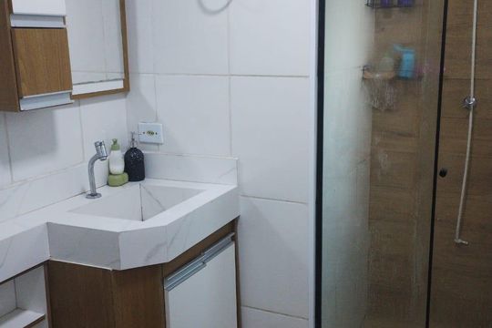 Banheiro de apartamento à venda com 2 quartos, 45m² em Caxambu, Jundiaí