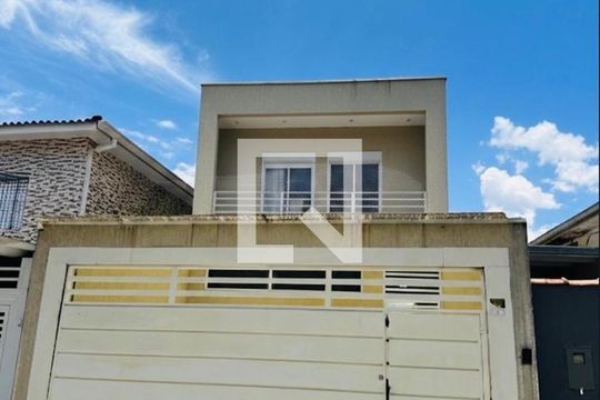 Fachada de casa à venda com 3 quartos, 200m² em Vila Conceicao, Barueri
