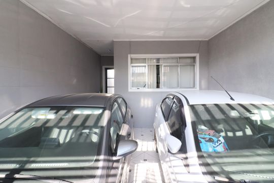 Garagem de casa à venda com 3 quartos, 250m² em Jardim Dabril, Osasco