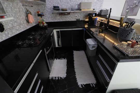 Cozinha de casa à venda com 3 quartos, 250m² em Jardim Dabril, Osasco