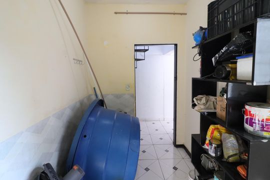 Quarto de Serviço de casa à venda com 3 quartos, 250m² em Jardim Dabril, Osasco