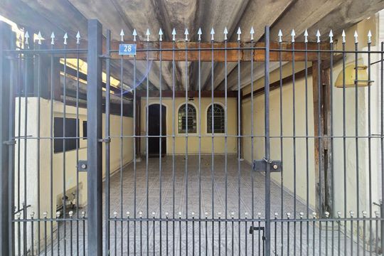 Fachada de casa à venda com 2 quartos, 84m² em Jardim Terezopolis, Guarulhos