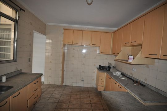 Cozinha 2 de casa à venda com 8 quartos, 400m² em Vila Maria Alta, São Paulo