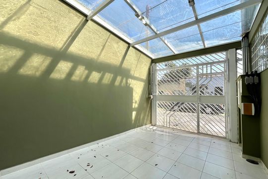 Garagem de casa à venda com 2 quartos, 106m² em Planalto Paulista, São Paulo