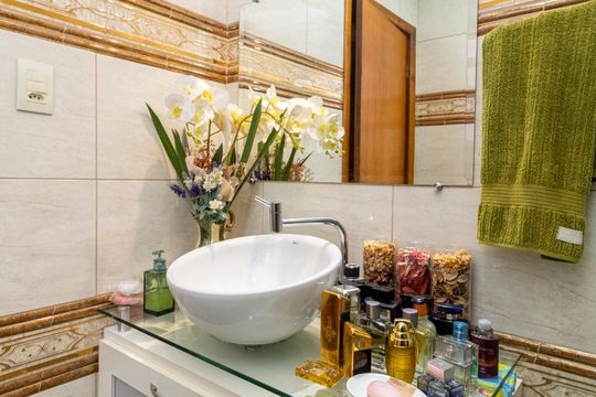 Banheiro de apartamento à venda com 2 quartos, 69m² em Vila Mazzei, São Paulo
