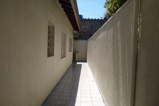 Área externa de casa à venda com 3 quartos, 263m² em Jardim Dabril, Osasco