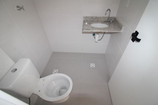 Banheiro de apartamento à venda com 2 quartos, 37m² em Vila Constança, São Paulo