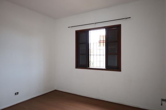 Casa para alugar com 4 quartos, 140m² em Vila Friburgo, São Paulo