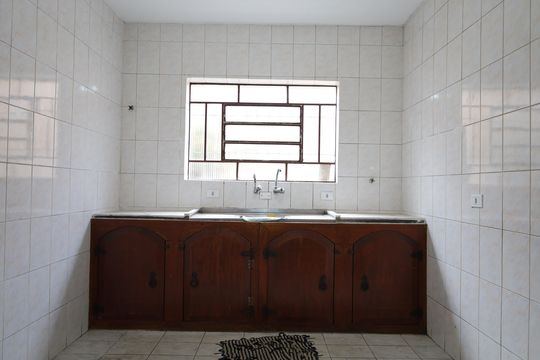 Casa para alugar com 4 quartos, 140m² em Vila Friburgo, São Paulo