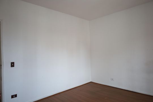 Casa para alugar com 4 quartos, 140m² em Vila Friburgo, São Paulo