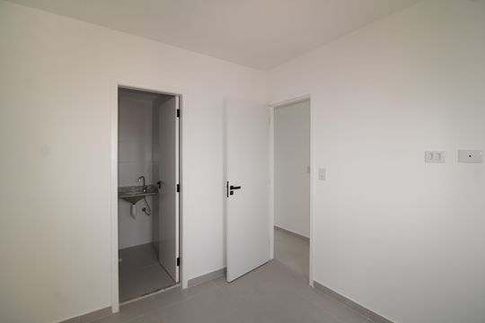 Quarto 1 de apartamento à venda com 2 quartos, 42m² em Vila Constança, São Paulo