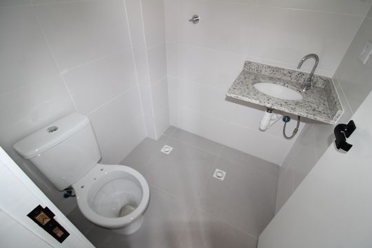 Banheiro 2 de apartamento à venda com 2 quartos, 42m² em Vila Constança, São Paulo