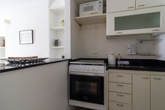 Cozinha de apartamento à venda com 2 quartos, 60m² em Jardins, São Paulo