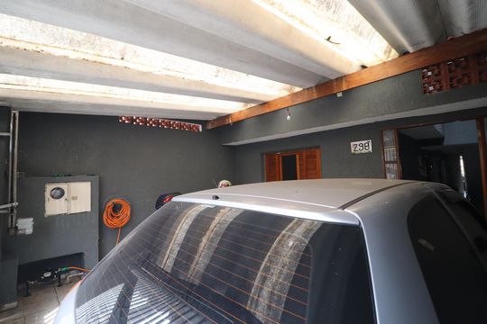 Garagem de casa à venda com 2 quartos, 185m² em Jardim Stella, Santo André