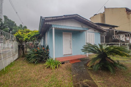 Fachada de casa para alugar com 3 quartos, 150m² em Nonoai, Porto Alegre