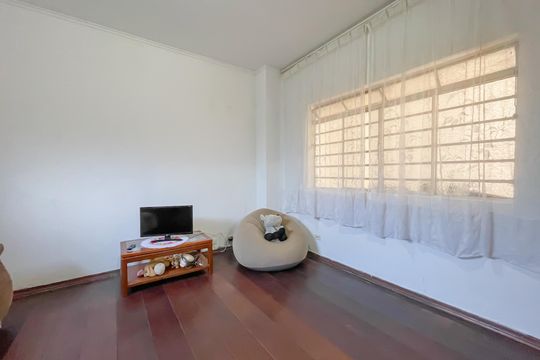 Sala de casa à venda com 3 quartos, 131m² em Vila Dalva, São Paulo
