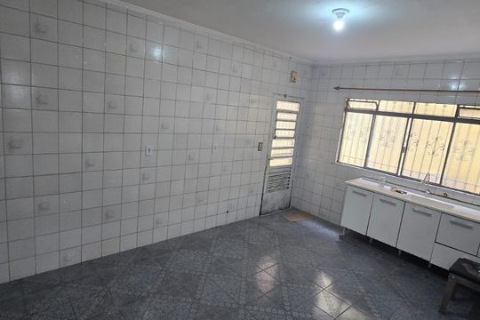 Cozinha de casa para alugar com 3 quartos, 140m² em Vila Campanela, São Paulo