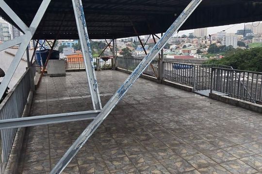 Área externa de casa para alugar com 3 quartos, 140m² em Vila Campanela, São Paulo
