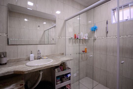 Casa 1 - Banheiro 2 de casa à venda com 3 quartos, 180m² em Sacoma, São Paulo