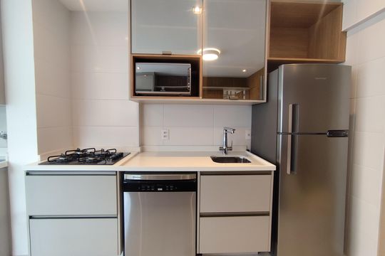 Cozinha de apartamento para alugar com 1 quarto, 40m² em Indianópolis, São Paulo