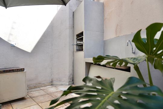 Área Externa  de casa à venda com 3 quartos, 128m² em Alto Caiçaras, Belo Horizonte