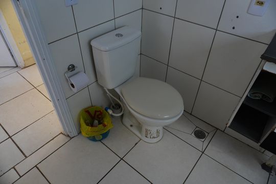 Banheiro  de apartamento para alugar com 2 quartos, 50m² em Vila Praia Azul, Americana