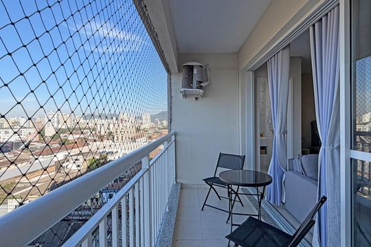 Varanda  de kitnet/studio para alugar com 1 quarto, 49m² em Vila Matias, Santos
