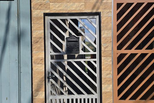 Fachada  de casa para alugar com 2 quartos, 150m² em Cabuçu, Guarulhos