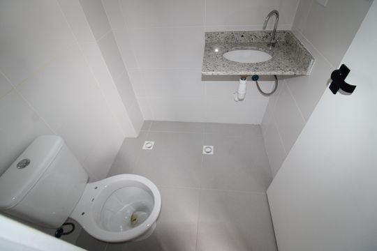 Banheiro 2 de apartamento à venda com 2 quartos, 42m² em Vila Constança, São Paulo