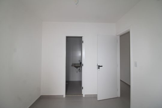 Quarto 1 de apartamento à venda com 2 quartos, 42m² em Vila Constança, São Paulo