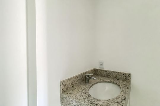 Banheiro  de apartamento à venda com 2 quartos, 46m² em Chácara Tatuapé, São Paulo
