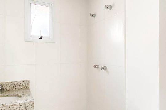 Banheiro  de apartamento à venda com 1 quarto, 47m² em Chácara Tatuapé, São Paulo