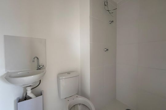 Banheiro de apartamento à venda com 2 quartos, 35m² em Santo Amaro, São Paulo