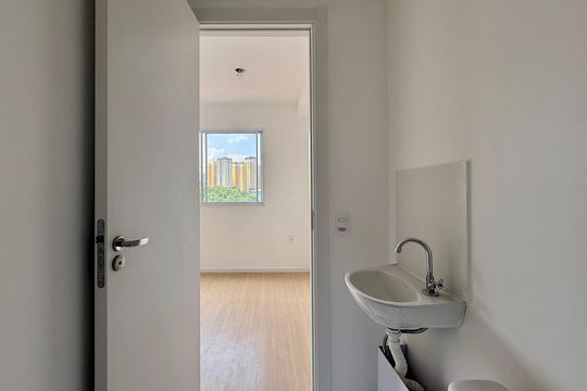 Banheiro  de kitnet/studio à venda com 1 quarto, 17m² em Santo Amaro, São Paulo