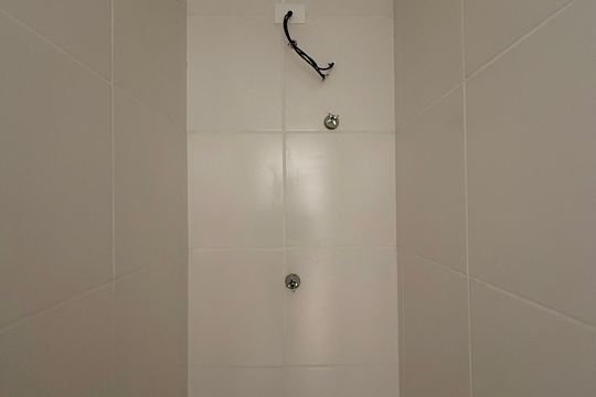 Banheiro  de apartamento à venda com 2 quartos, 28m² em Santo Amaro, São Paulo