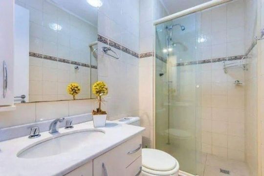 Banheiro 2 de apartamento para alugar com 3 quartos, 108m² em Santana, Porto Alegre