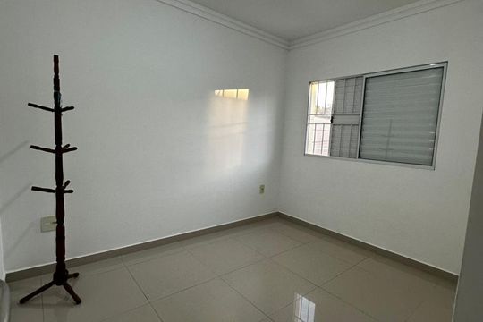 Quarto de casa para alugar com 2 quartos, 75m² em Caguaçu, Sorocaba