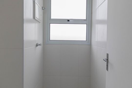 Banheiro de apartamento à venda com 2 quartos, 39m² em Jardim Maringa, São Paulo