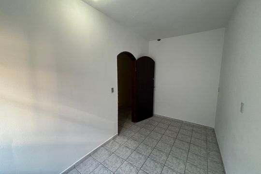 Quarto 1 de casa à venda com 2 quartos, 70m² em Vila Paranagua, São Paulo