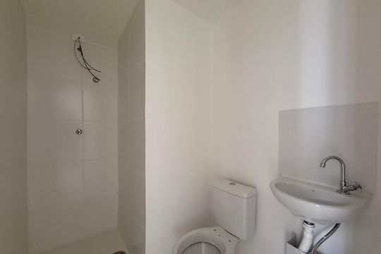 Banheiro de apartamento à venda com 2 quartos, 28m² em Santo Amaro, São Paulo