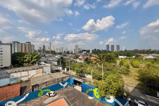 Vista  de apartamento à venda com 2 quartos, 29m² em Santo Amaro, São Paulo