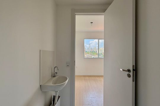 Banheiro  de kitnet/studio à venda com 1 quarto, 16m² em Santo Amaro, São Paulo