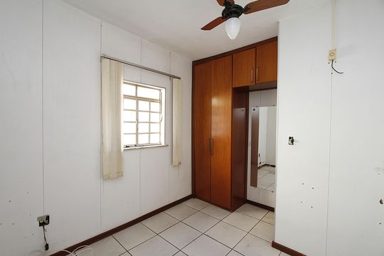 Quarto 2 de casa à venda com 3 quartos, 399m² em Nova Suíça, Belo Horizonte