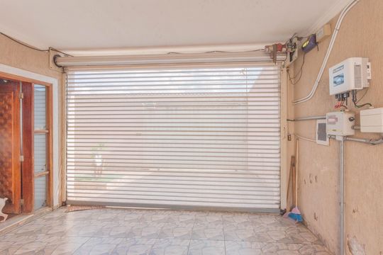 Segundo Portão Garagem de casa à venda com 3 quartos, 600m² em Jardim Cristina, Campinas